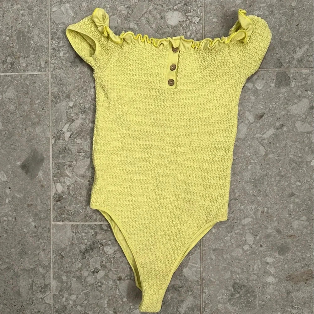 NWOT Urban Outfitters XS Buttercup Off-The-Shoulder One-Piece Swimsuit - Picture 6 of 9